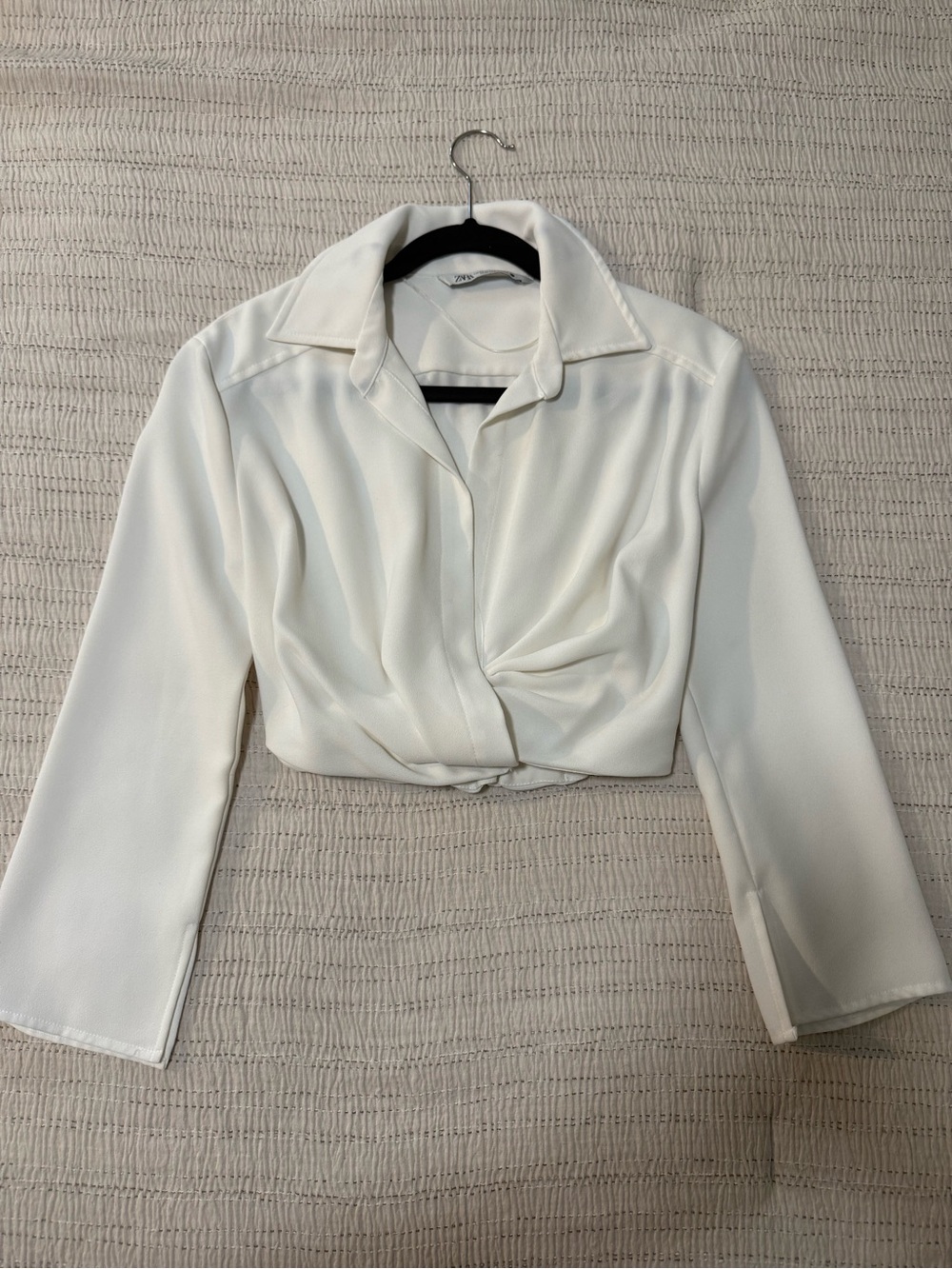 Zara Cream Cropped Twisted Front Shirt